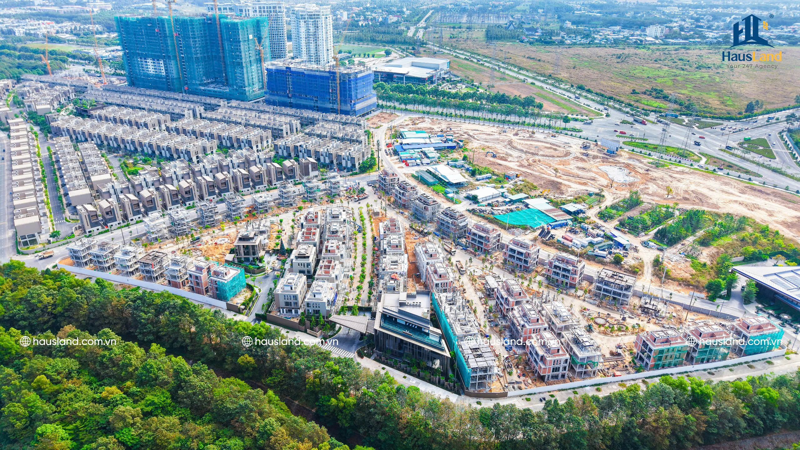 Vì sao Orchard Mansion là Phân Khu Biệt Thự Giới Hạn Được Vinh Danh? Orchard Collection có vị trí ngay cạnh công viên chào mừng 2.5 ha